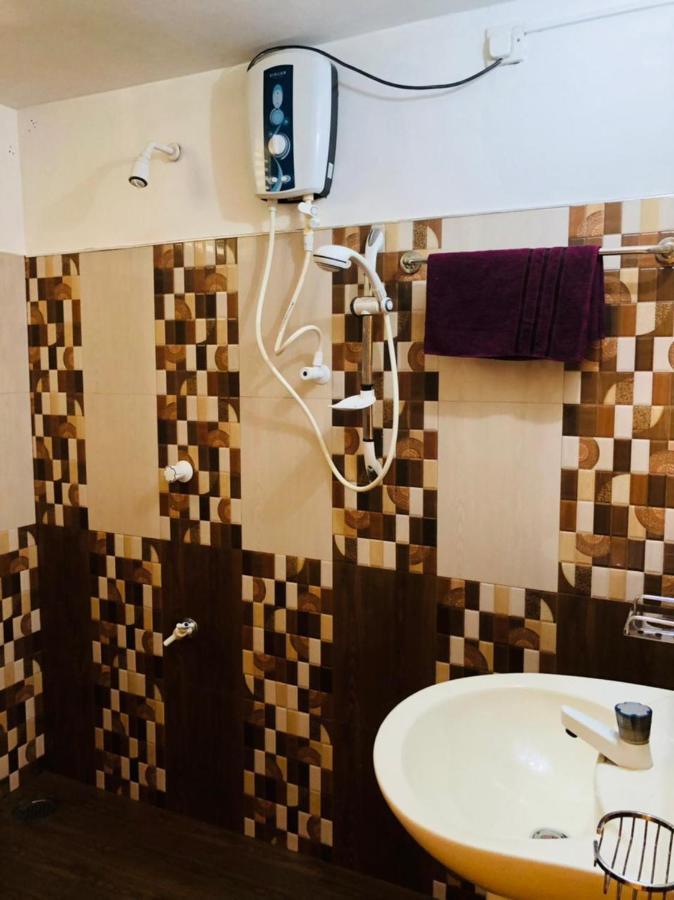 Thathsara Holiday Inn Szigirija Kültér fotó