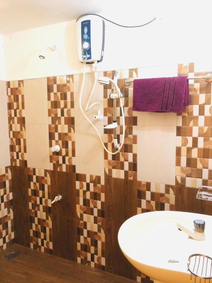Thathsara Holiday Inn Szigirija Kültér fotó